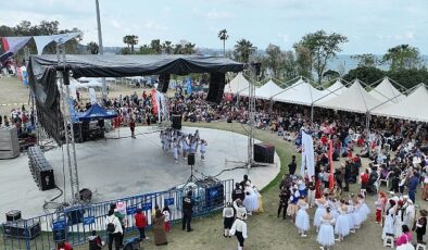 Çocuk Festivali Galası renkli görüntülere sahne oldu