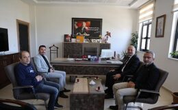 Geyve Belediye Başkanı Selçuk Yıldız’dan Okullara Moral Ziyareti: Öğretmenlere Gül, Öğrencilere Başarı Dileği