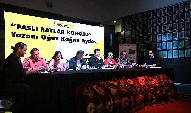 Muhsin Ertuğrul Okumaları “Paslı Raylar Korosu” Oyununa Yoğun İlgi